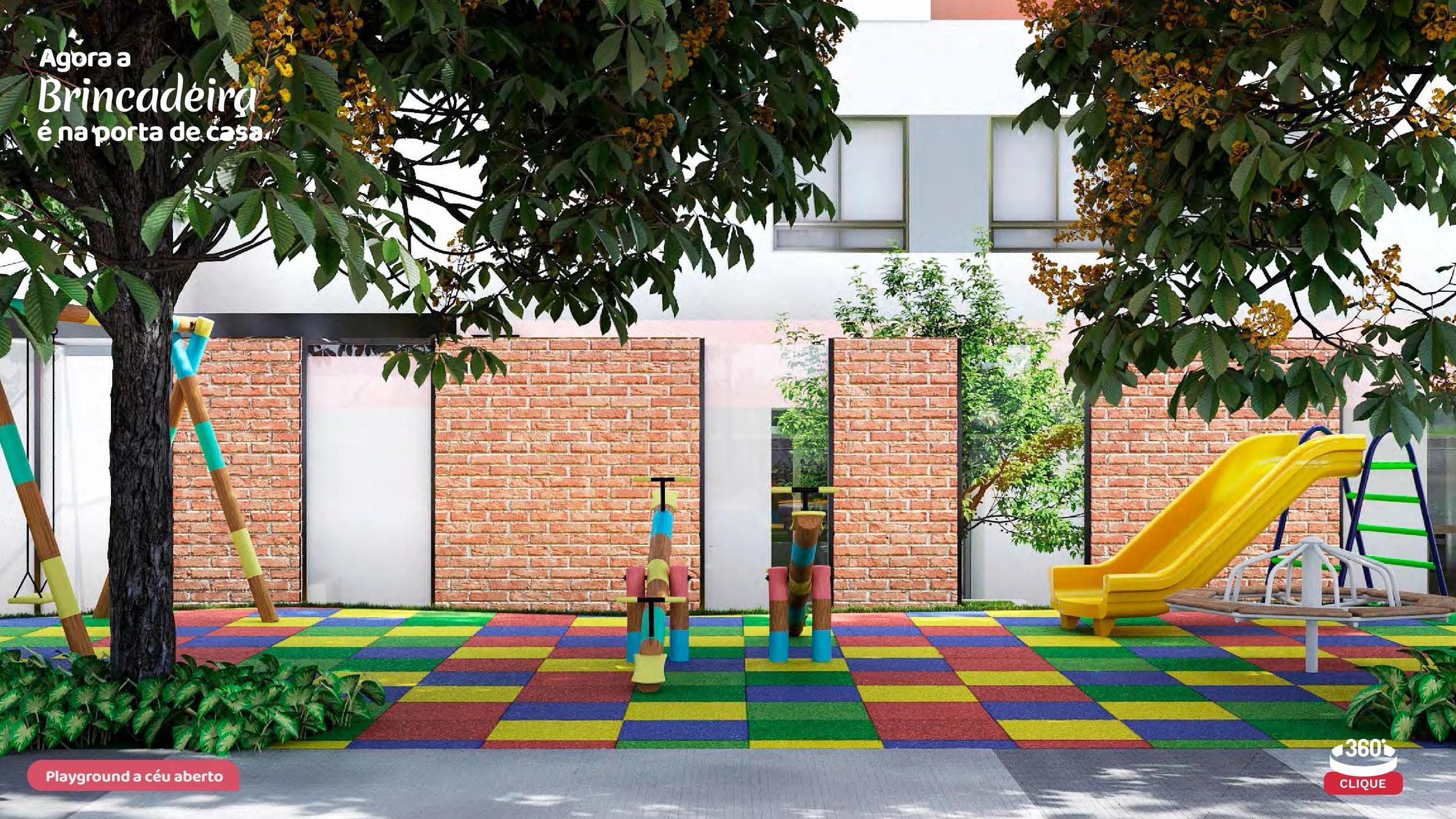 Playground ao ar livre com piso emborrachado colorido e brinquedos
